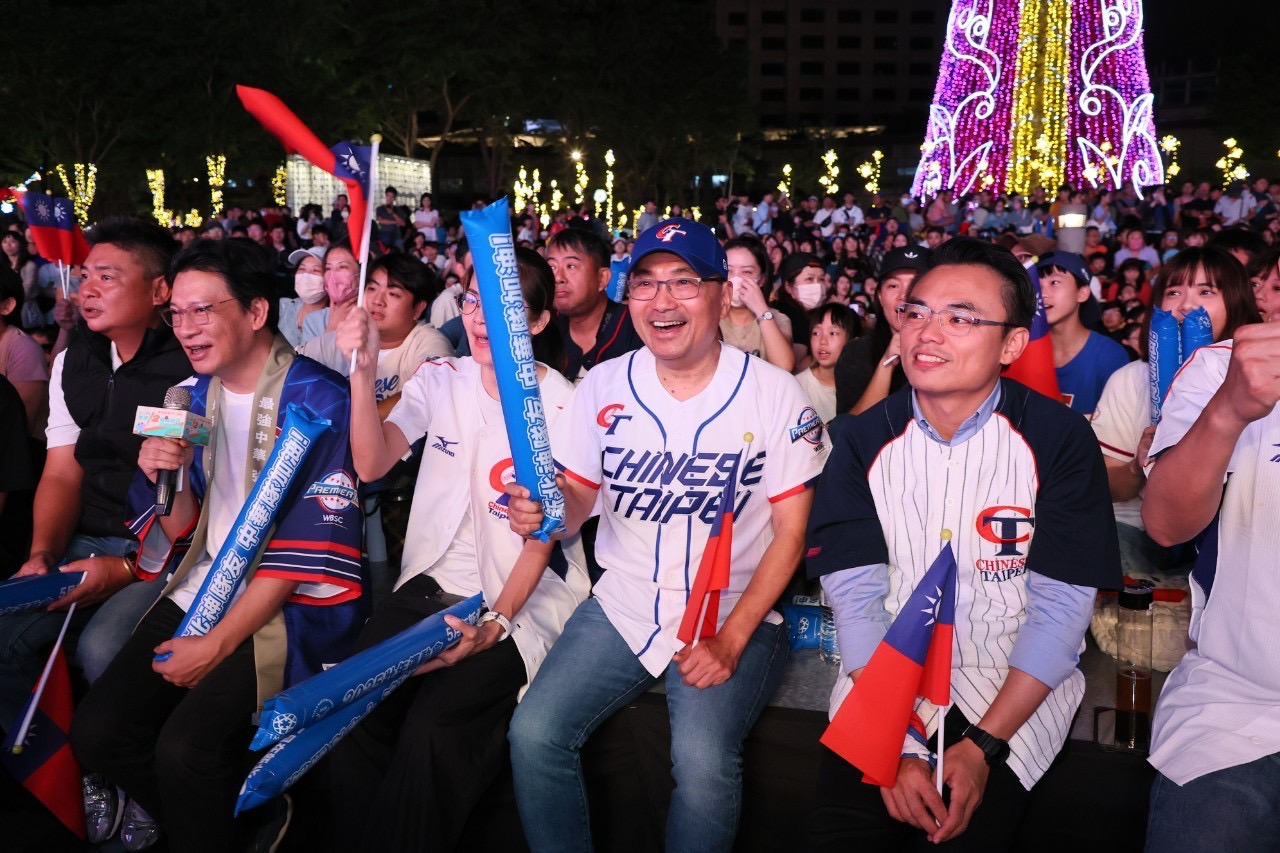 新北板橋連三天播12強棒球賽 領先全台6大螢幕同步放送