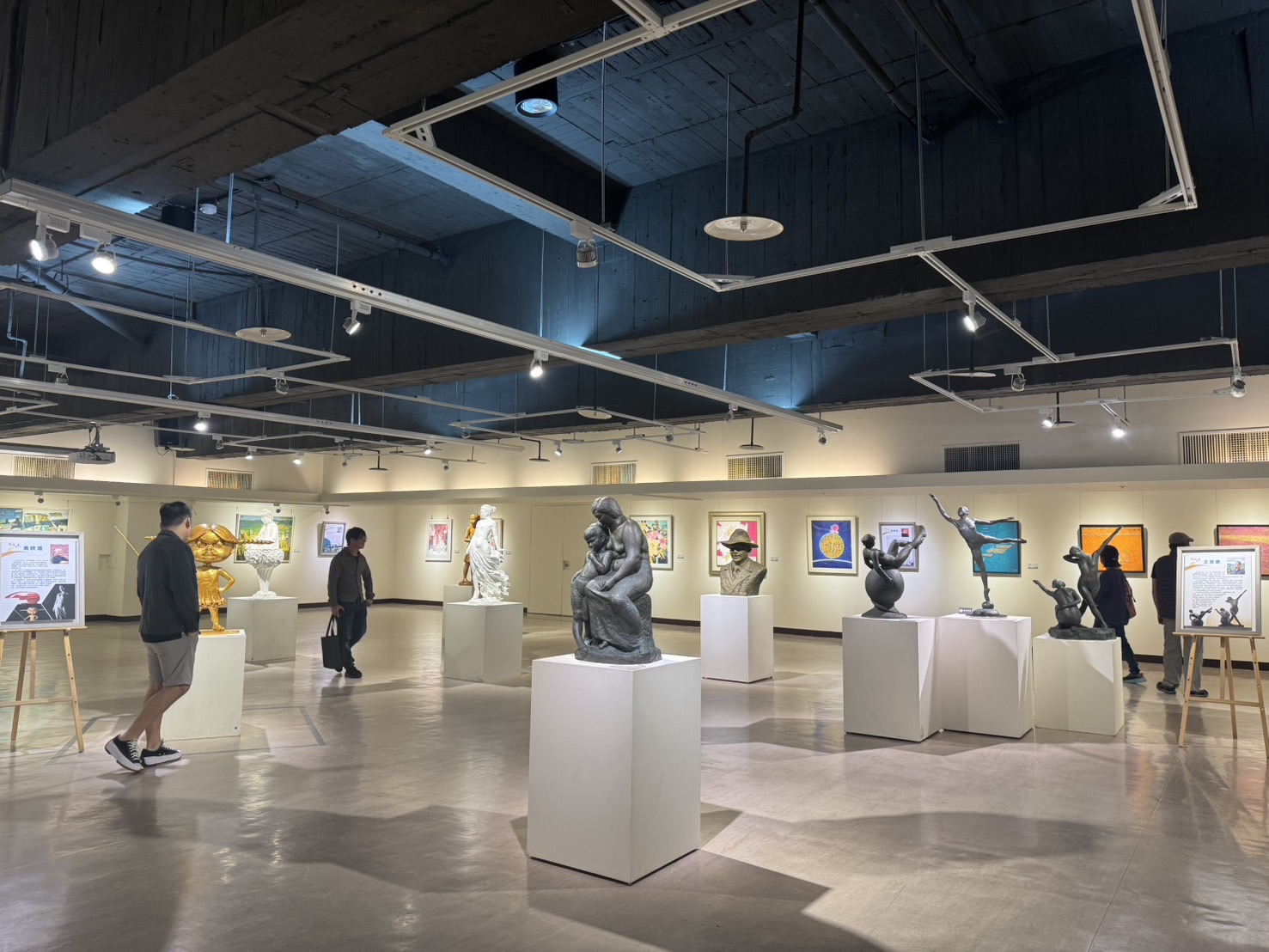 堅持藝術創作半世紀　倪朝龍等8位獲中市表揚資深優秀美術家