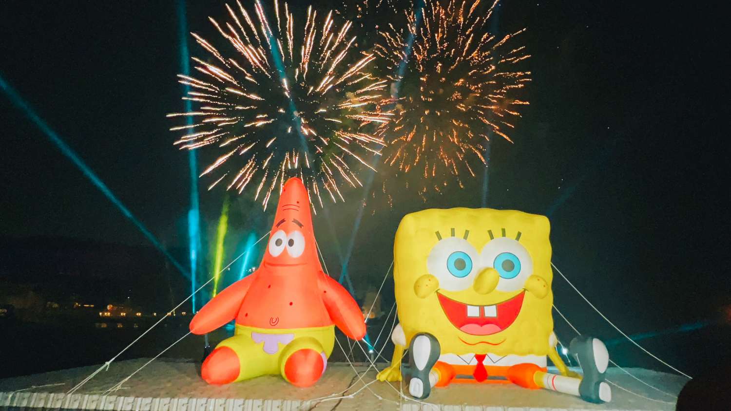 竹市青草湖海綿寶寶繽紛派對開幕  300秒璀璨煙火秀點亮夜空