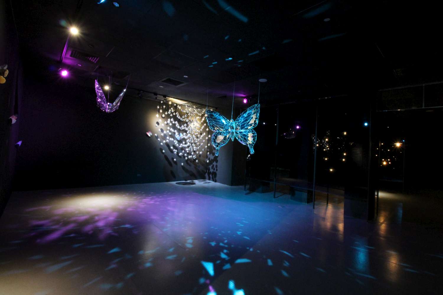 竹市玻工館「蝶夢璀璨」展覽呈現光影流動間的哲思探索
