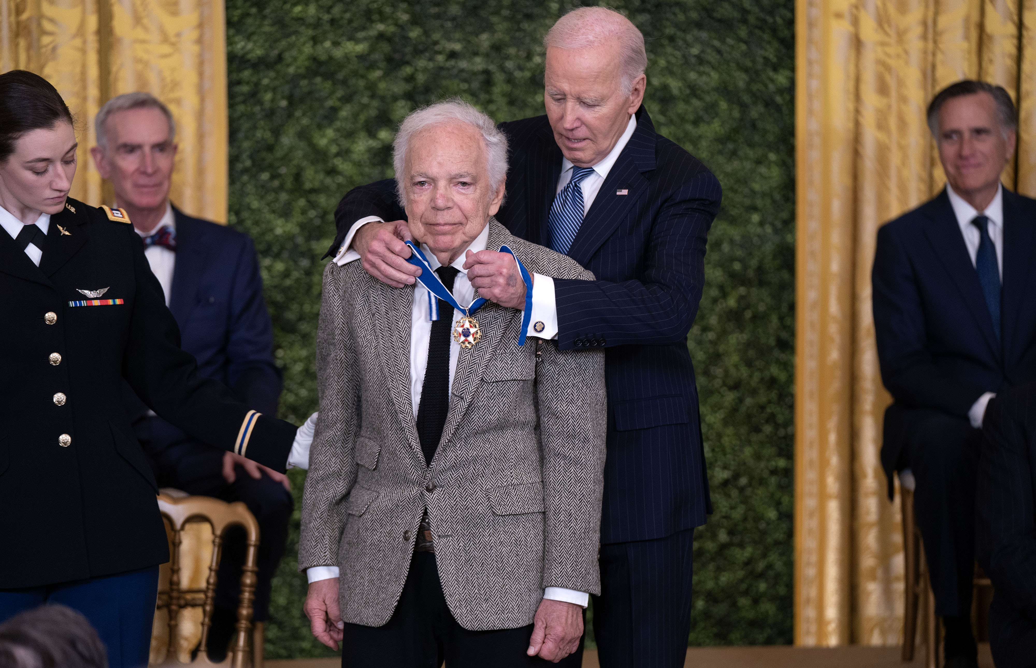  Ralph Lauren 受頒總統自由勳章 首位榮獲此殊榮的時尚設計師