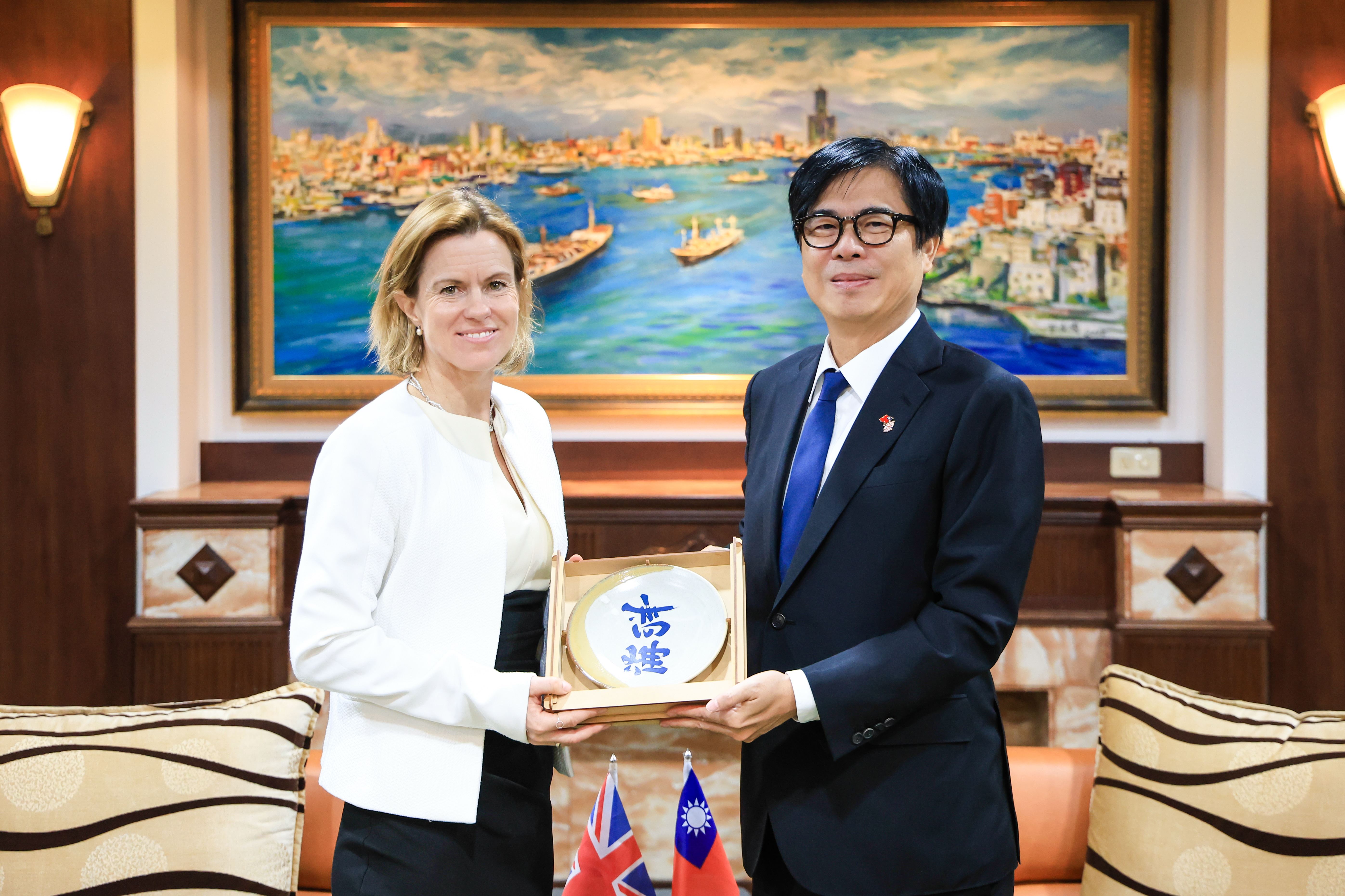 英國在台辦事處包瓊郁代表拜訪高雄 雙方盼促進台英產業、教育合作