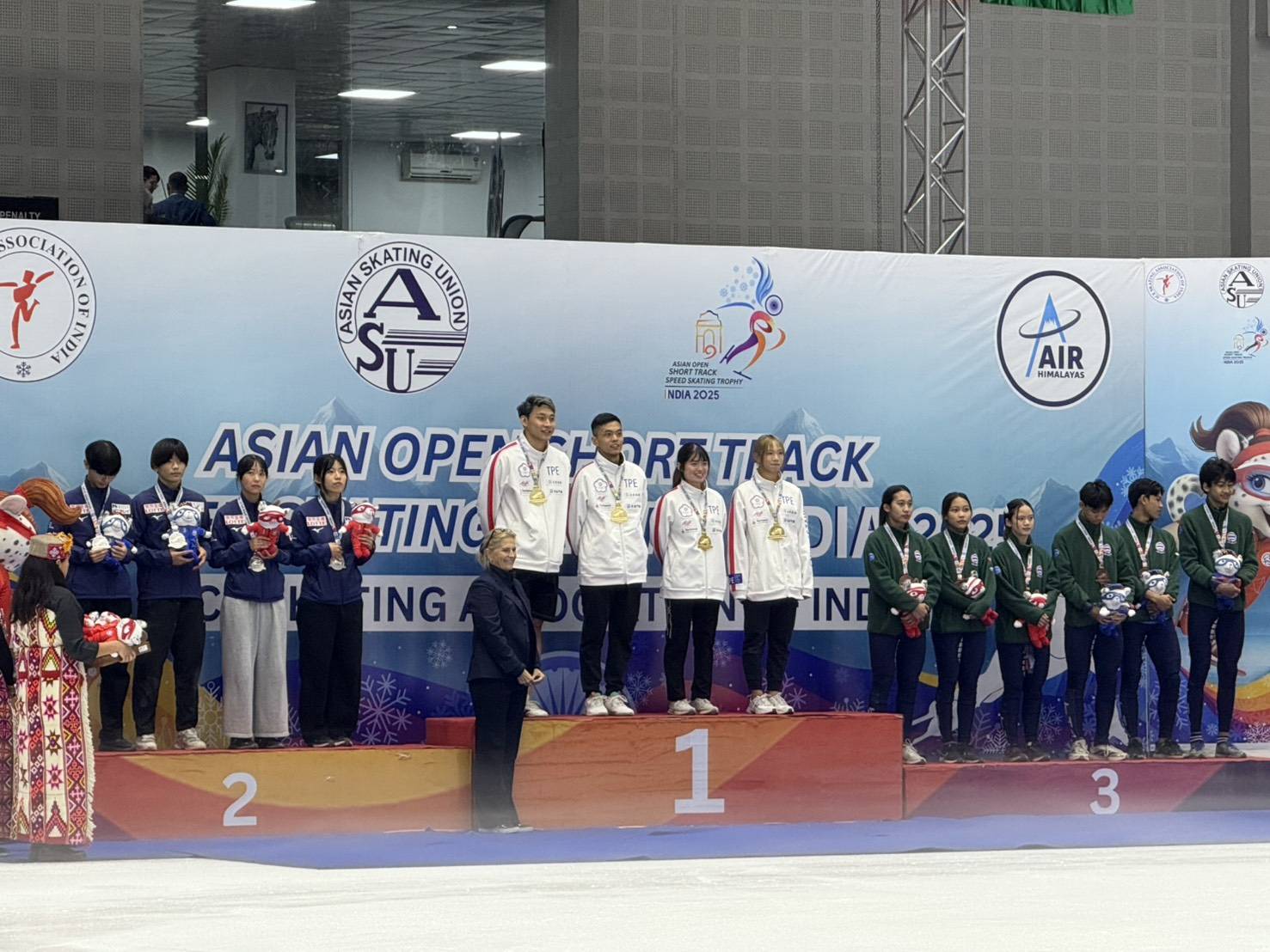 台中滑冰隊狂掃13牌！ASU亞洲短道競速賽大放異彩