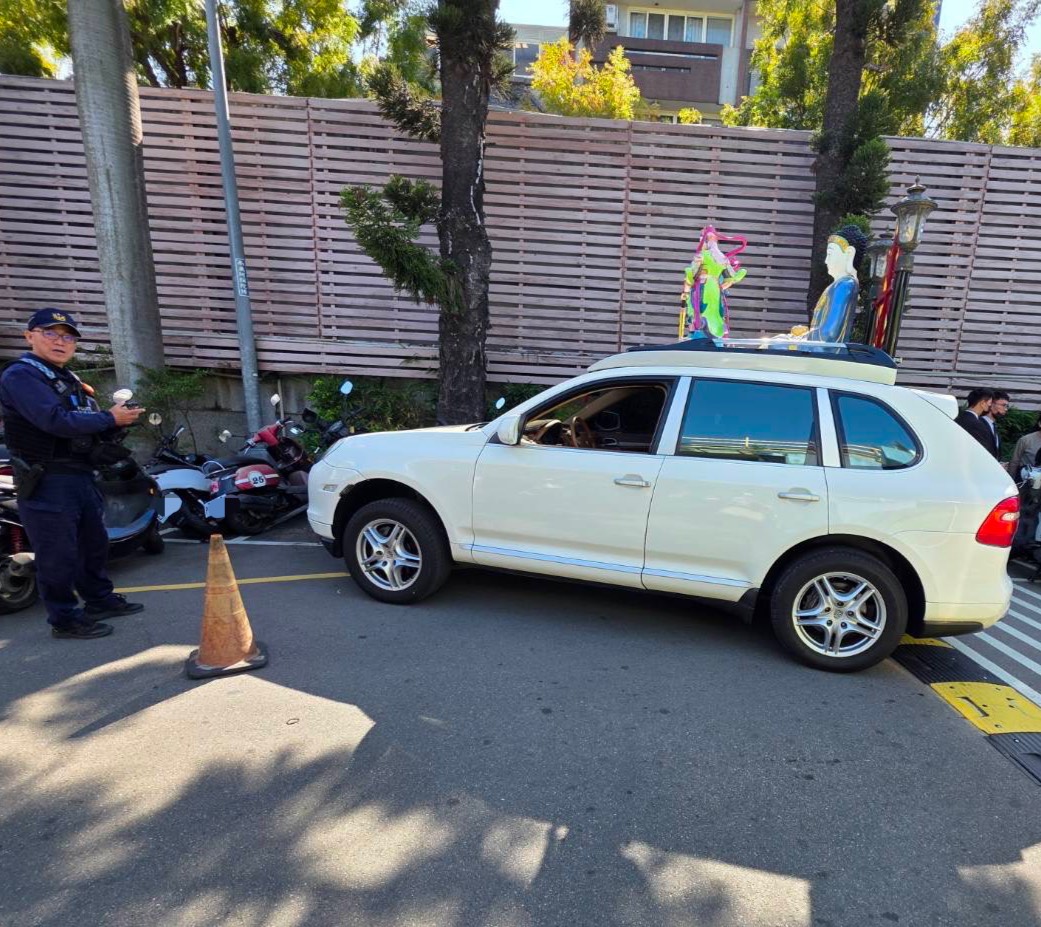 車輛未熄火滑行釀傷　警迅速到場依規定查處