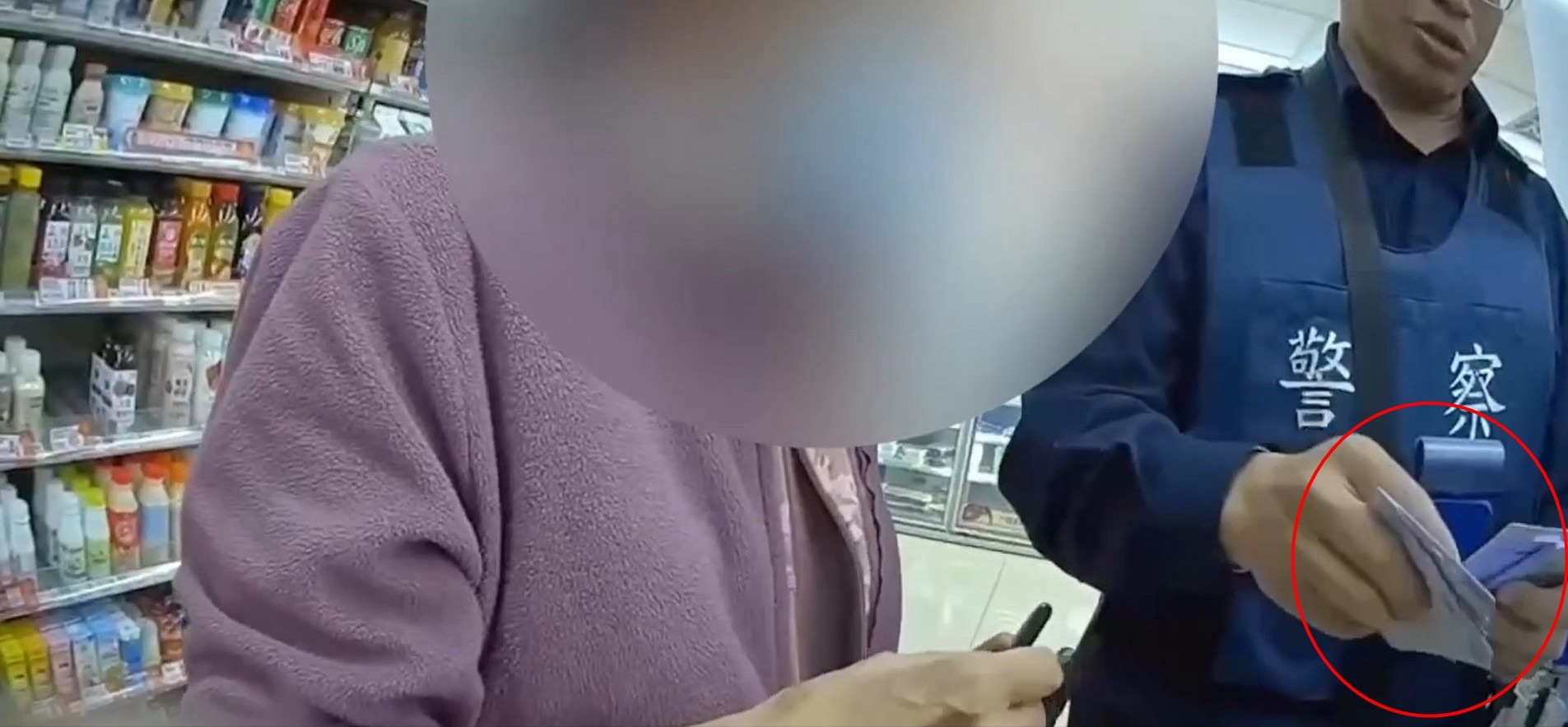 『你是愛情的大壞蛋！七旬嬤為愛昏頭　警暖心阻詐守住15萬老本』