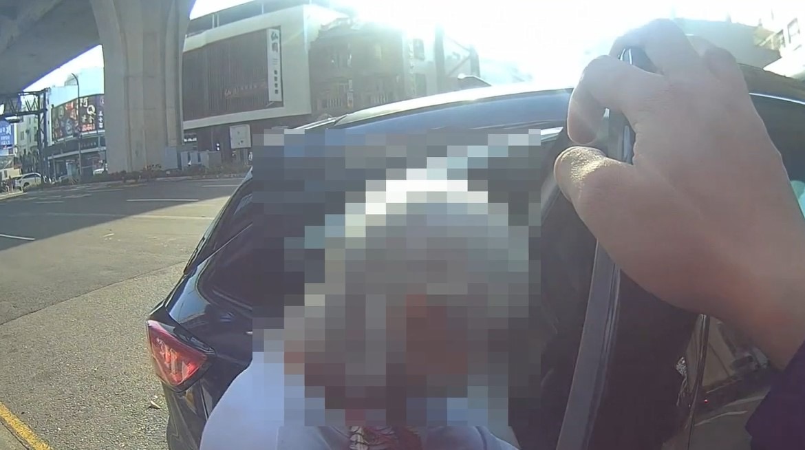 老夫妻臨櫃領取百萬現金！員警阻詐變護鈔