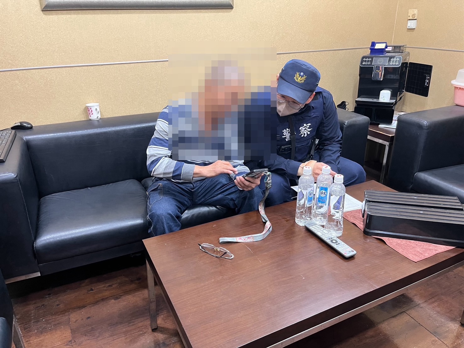 雙簧手法「賣貨便」詐騙 臺中七旬翁網購蒜頭險遭詐